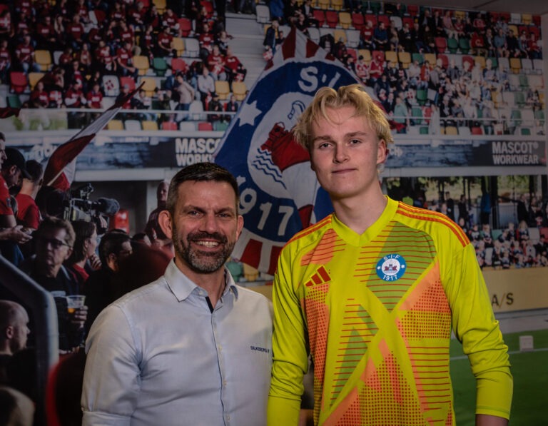 SIF unterschreibt bei Anton Hangaard Jul