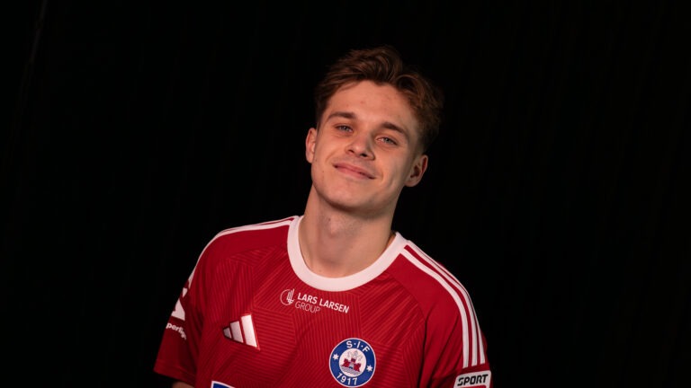 SIF kauft Oliver Ross von AaB